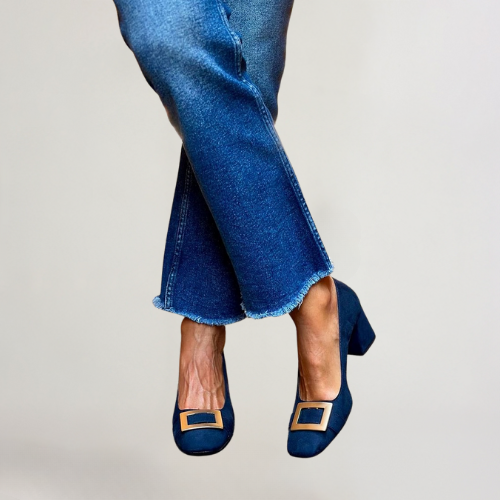 Hæge | Elegante pumps med gullspenne