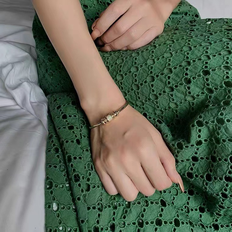 Journee - Justerbar Armbånd med Gyldne Charmer