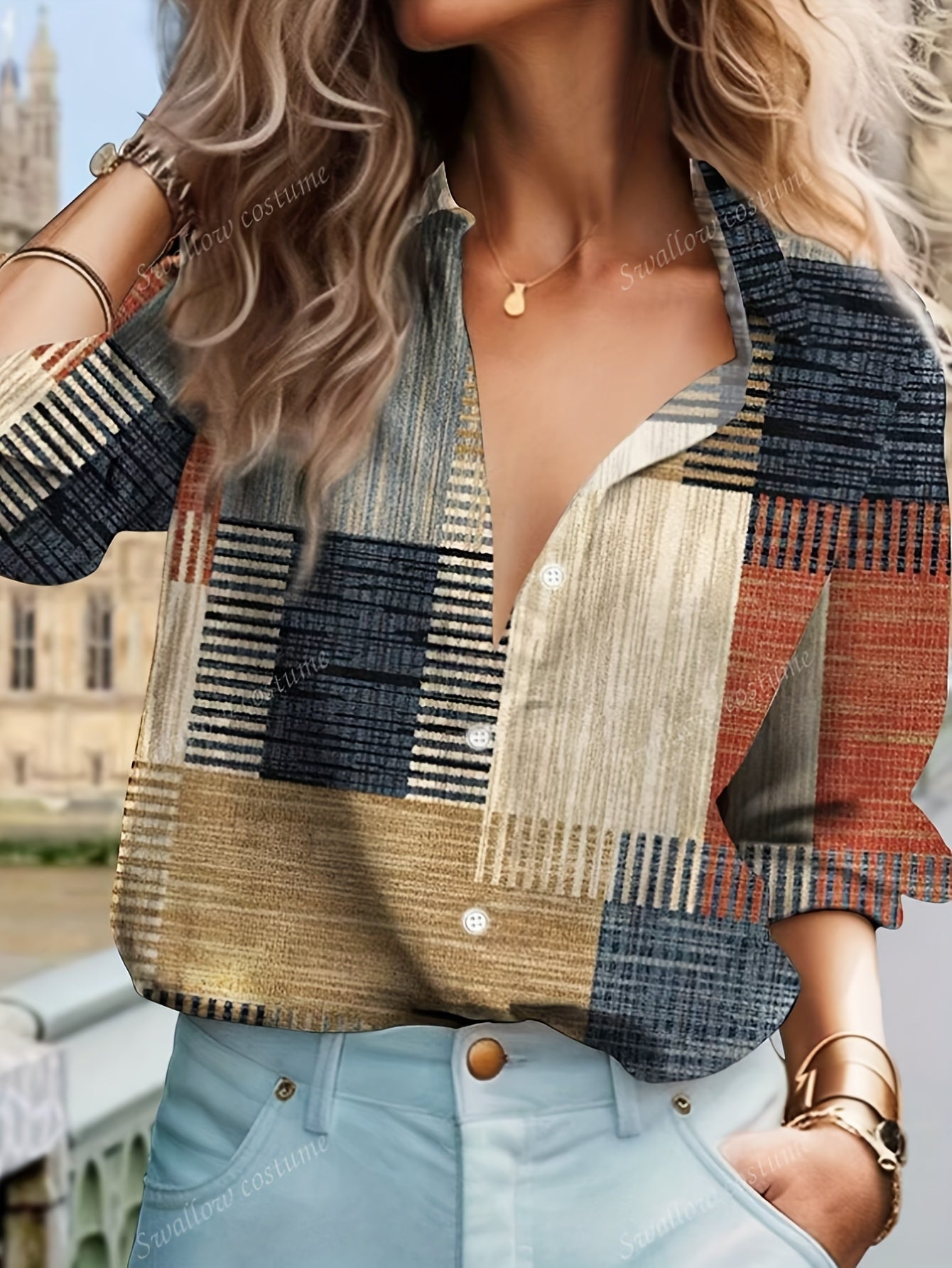 Thordis | Skjortebluse med jordnære toner og grafisk mønster