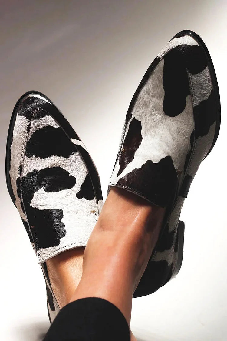 Haldora | Statement-loafers med kul kuhud-print