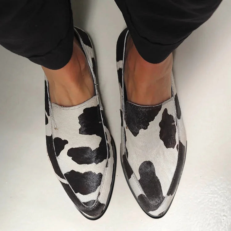 Haldora | Statement-loafers med kul kuhud-print