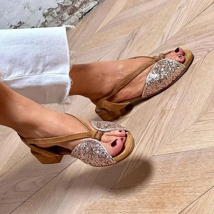 Ljosfrid | Sandaler med glitterdetaljer og naturfarget semsket look