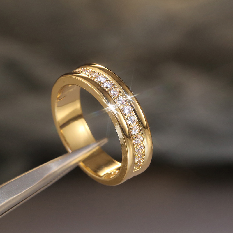 Marlowe – Elegant Ring med Dobbel Zirkonia Inlay