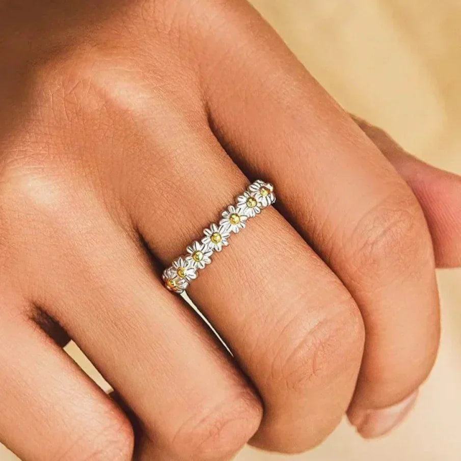 Magdalena – Håndmalt Emalje Margeritt Ring