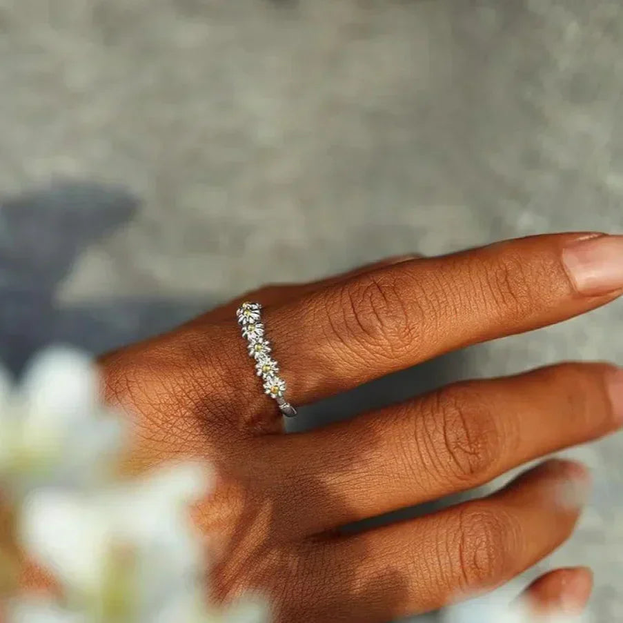 Magdalena – Håndmalt Emalje Margeritt Ring