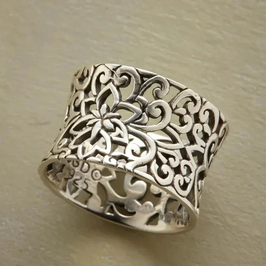 Erin – Vintage Sølv Hult Ring